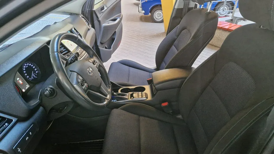 HYUNDAI Tucson -