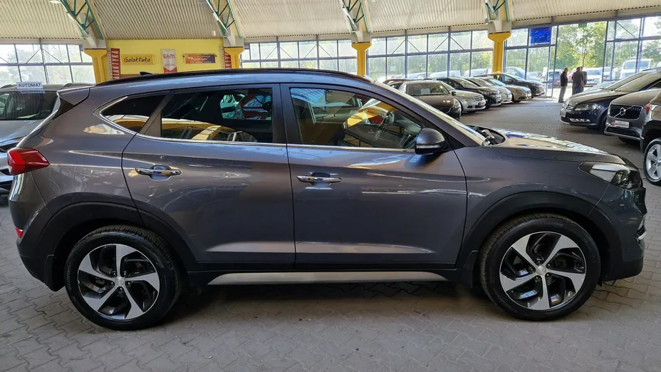 HYUNDAI Tucson -