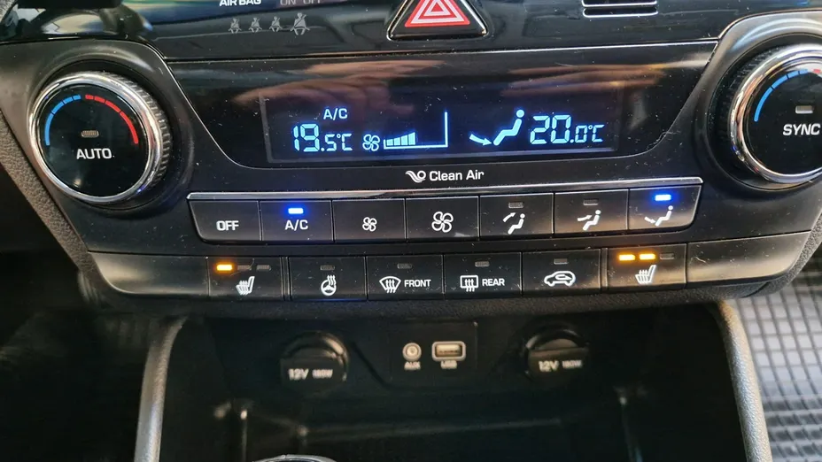 HYUNDAI Tucson -