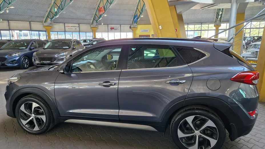 HYUNDAI Tucson -