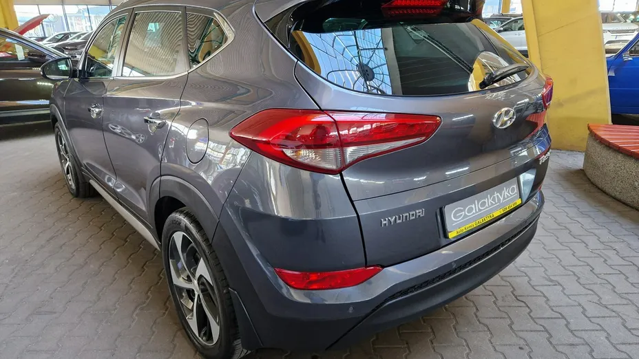 HYUNDAI Tucson -