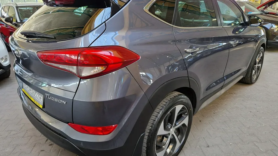 HYUNDAI Tucson -