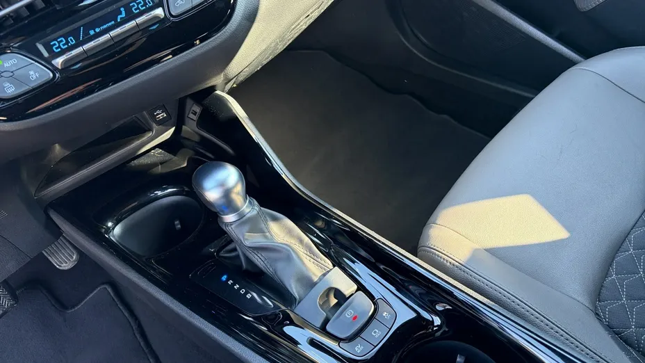 TOYOTA C-HR -