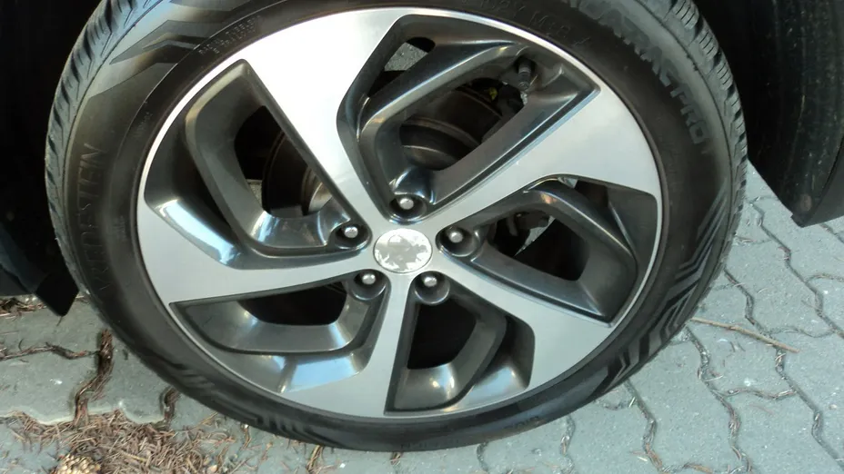 HYUNDAI Tucson -