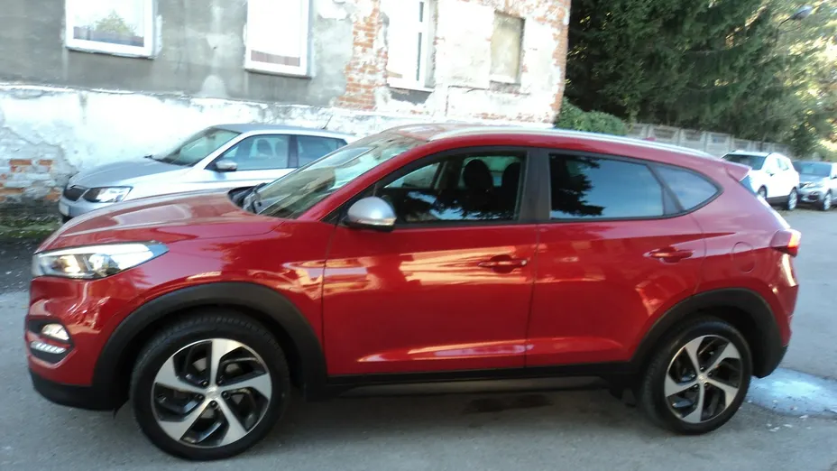 HYUNDAI Tucson -
