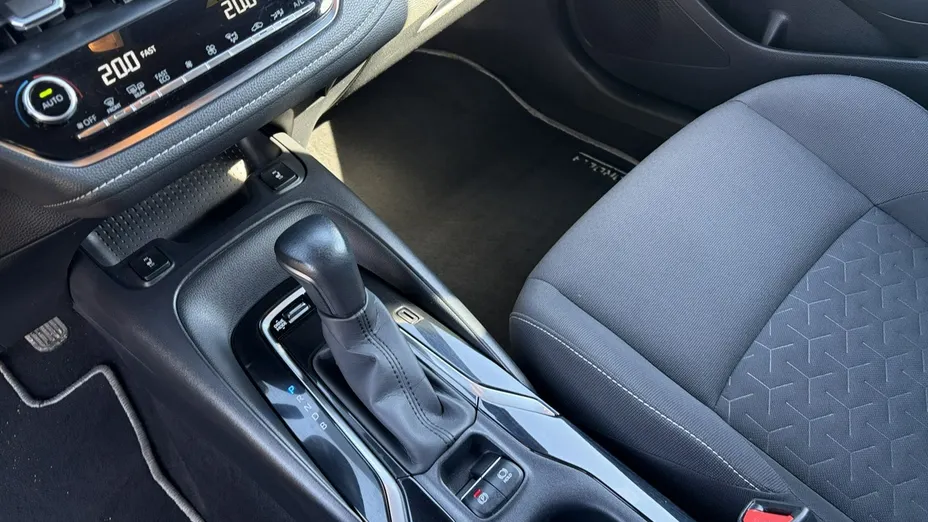 TOYOTA Corolla -
