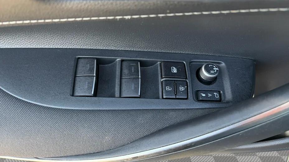 TOYOTA Corolla -