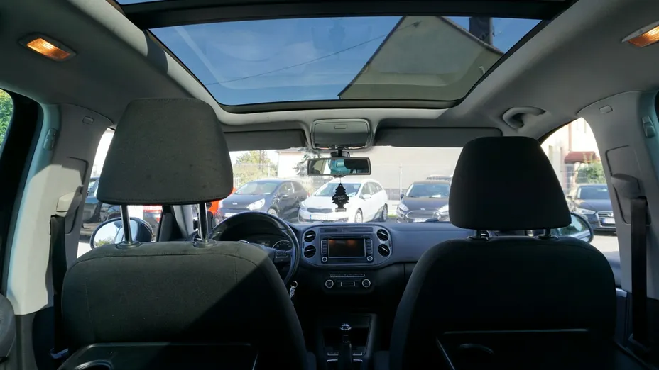 VOLKSWAGEN Tiguan -