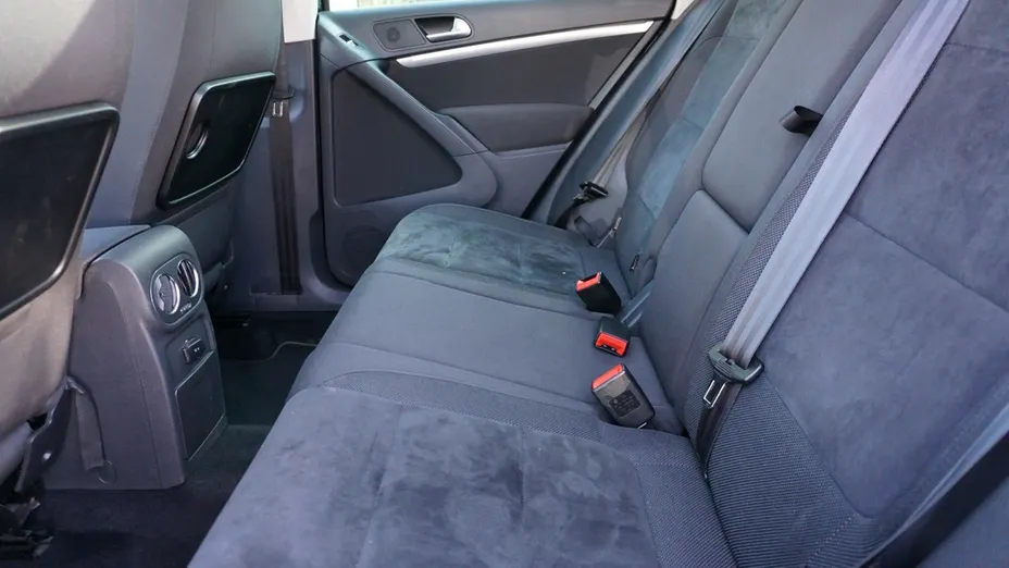 VOLKSWAGEN Tiguan -