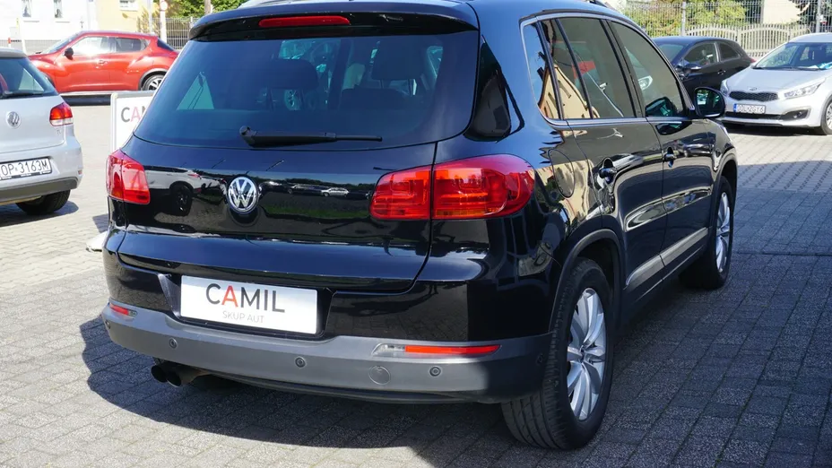 VOLKSWAGEN Tiguan -