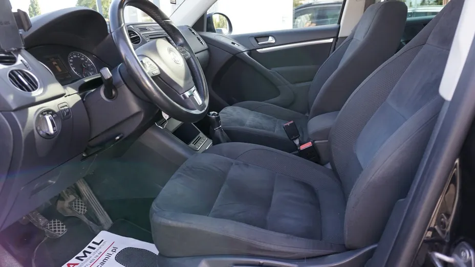 VOLKSWAGEN Tiguan -