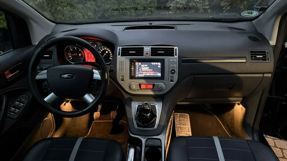 FORD Kuga -