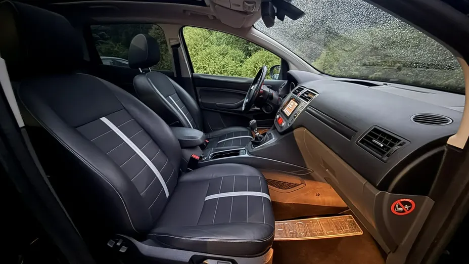 FORD Kuga -
