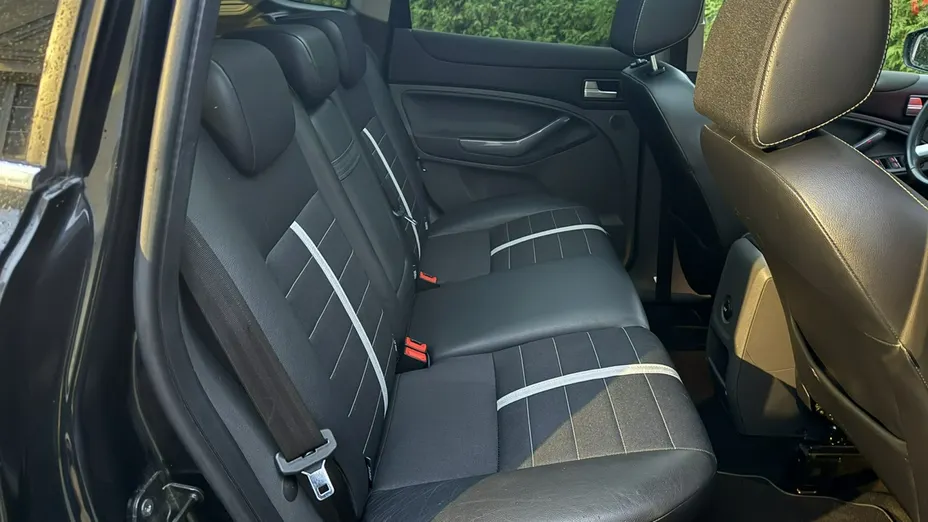 FORD Kuga -