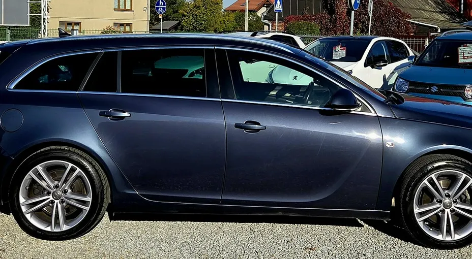 OPEL Insignia -