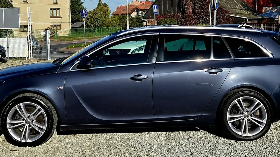 OPEL Insignia -
