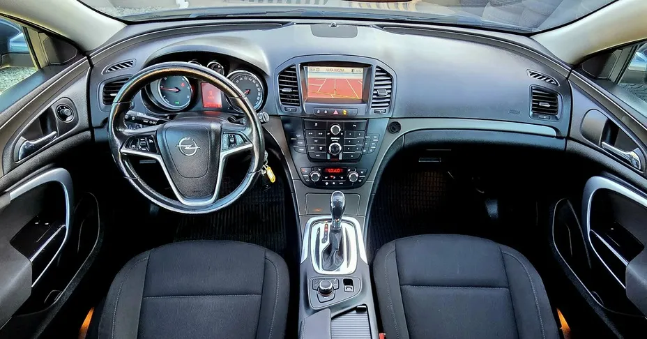 OPEL Insignia -