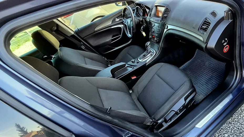 OPEL Insignia -