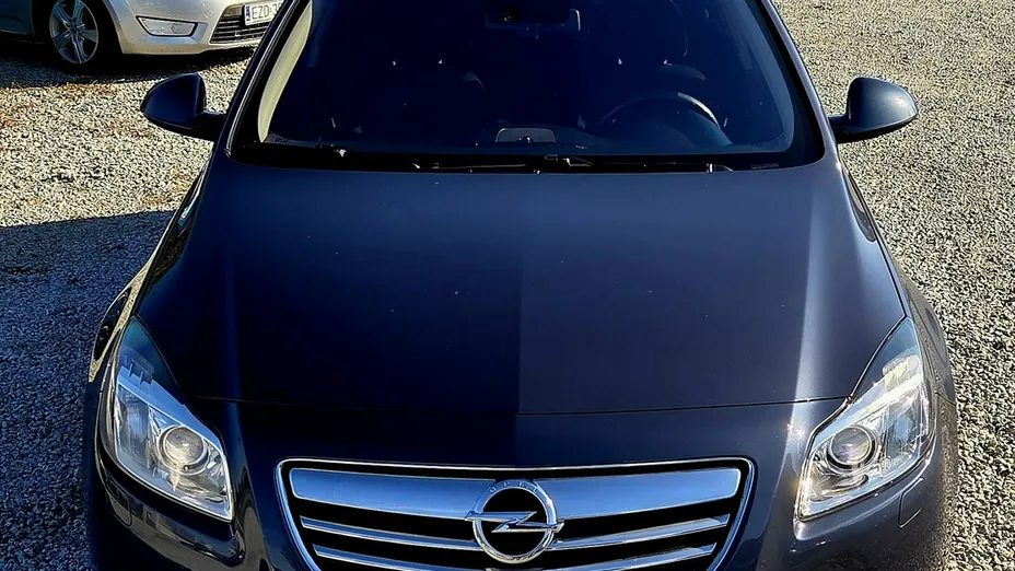 OPEL Insignia -