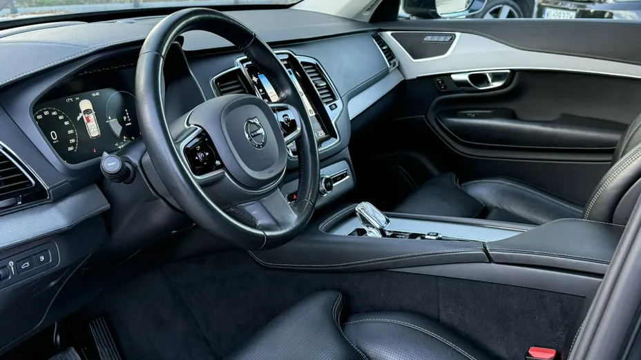 VOLVO XC90 -