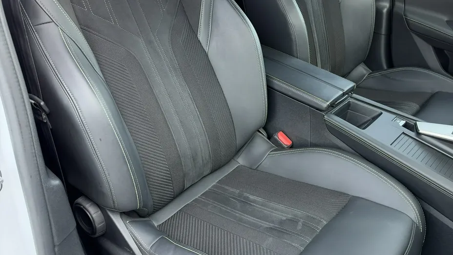 PEUGEOT 308 -