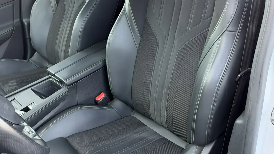 PEUGEOT 308 -