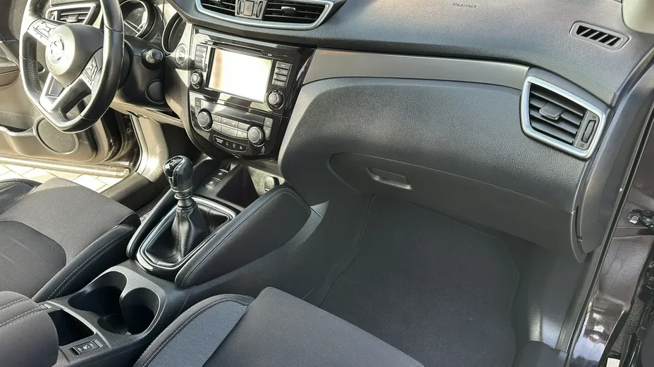 NISSAN Qashqai -