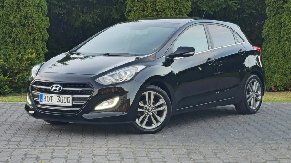 HYUNDAI i30 -