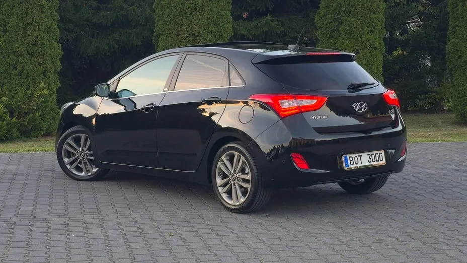 HYUNDAI i30 -