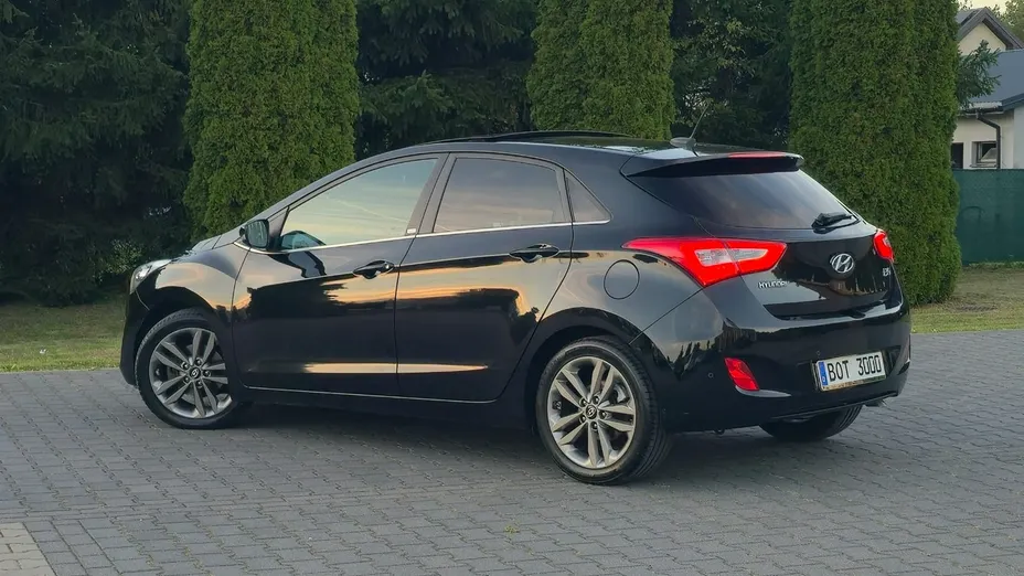 HYUNDAI i30 -