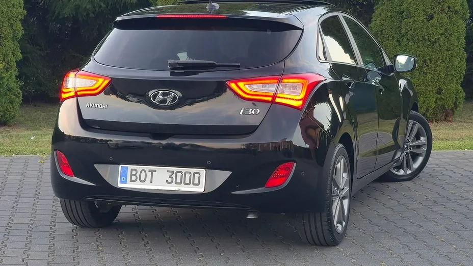 HYUNDAI i30 -