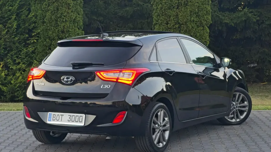 HYUNDAI i30 -