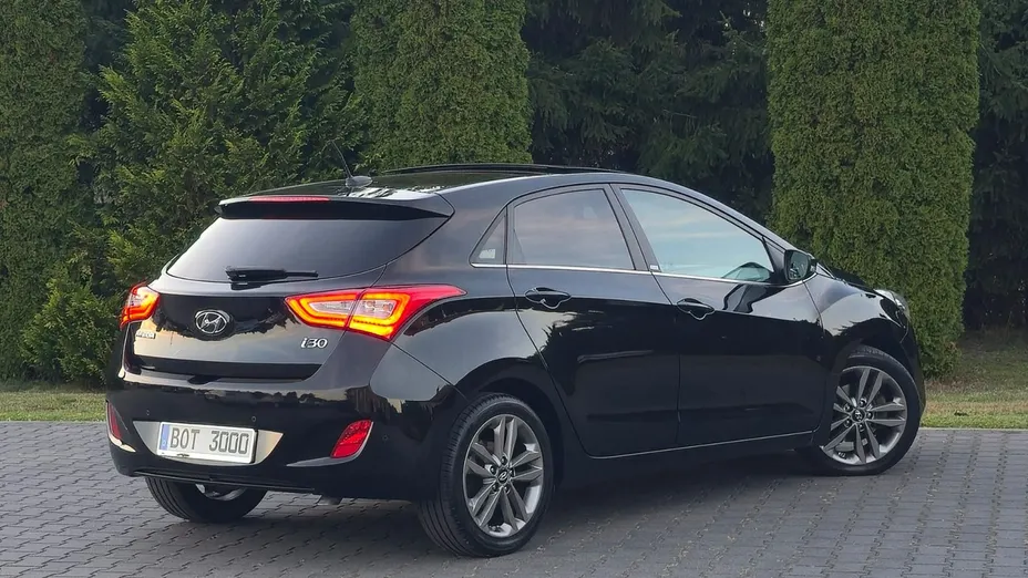 HYUNDAI i30 -