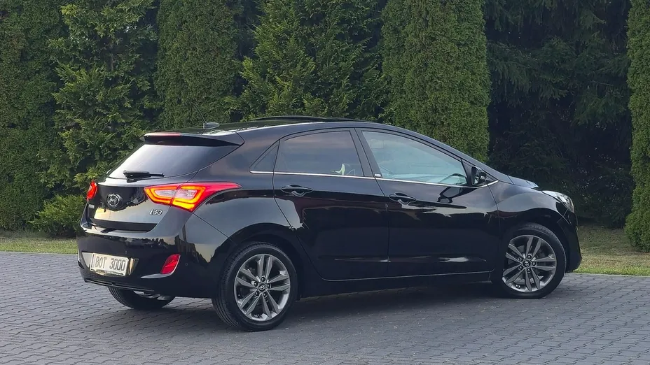 HYUNDAI i30 -