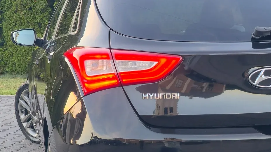 HYUNDAI i30 -
