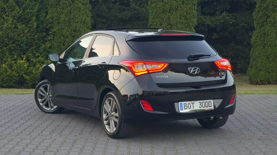 HYUNDAI i30 -
