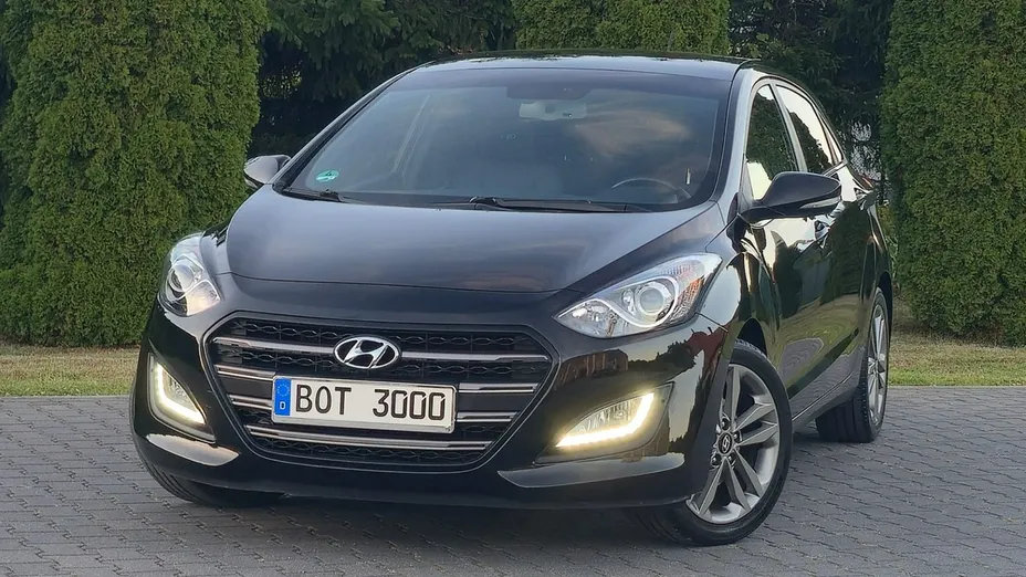 HYUNDAI i30 -