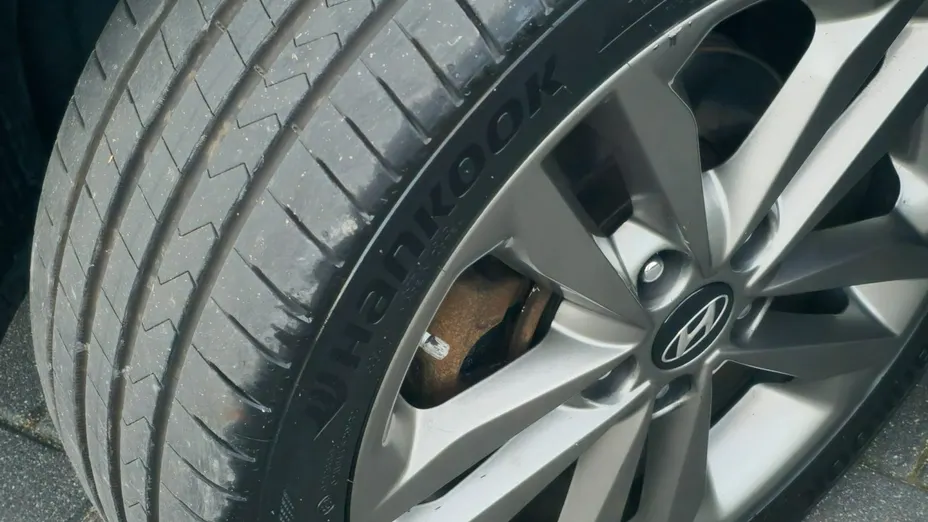 HYUNDAI i30 -