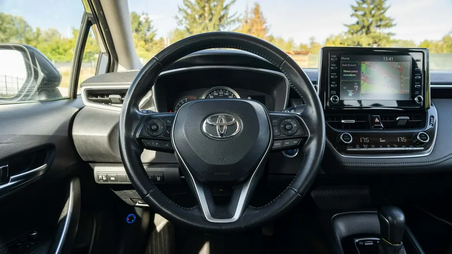 TOYOTA Corolla -