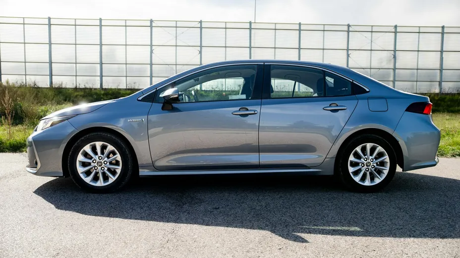 TOYOTA Corolla -