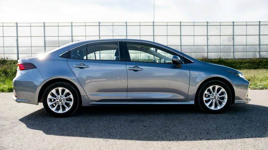 TOYOTA Corolla -