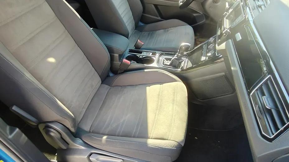 VOLKSWAGEN Touran -