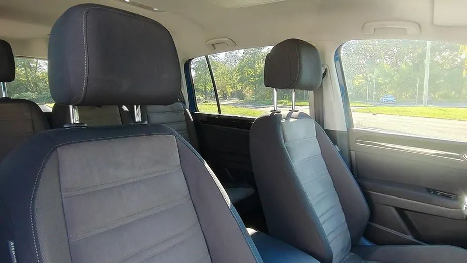 VOLKSWAGEN Touran -