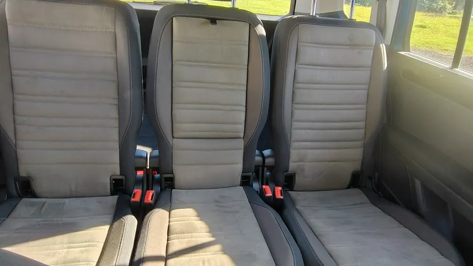 VOLKSWAGEN Touran -