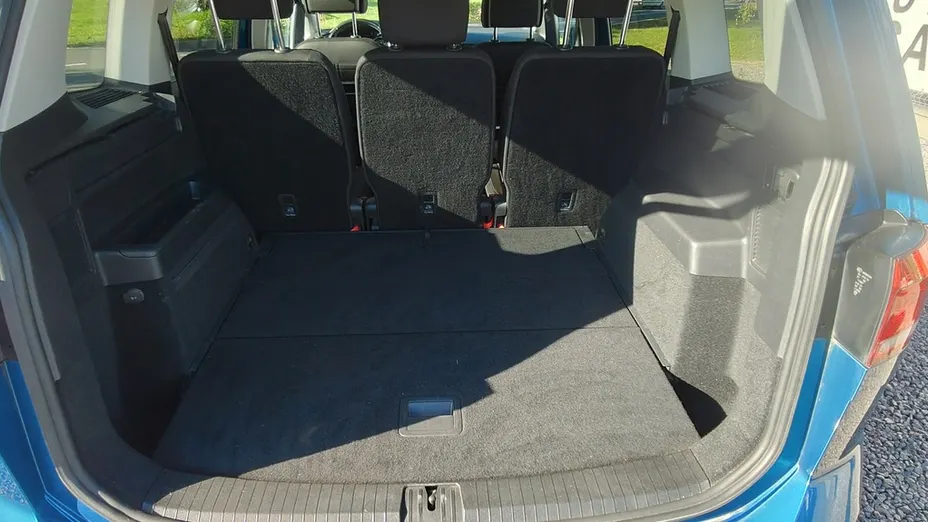 VOLKSWAGEN Touran -