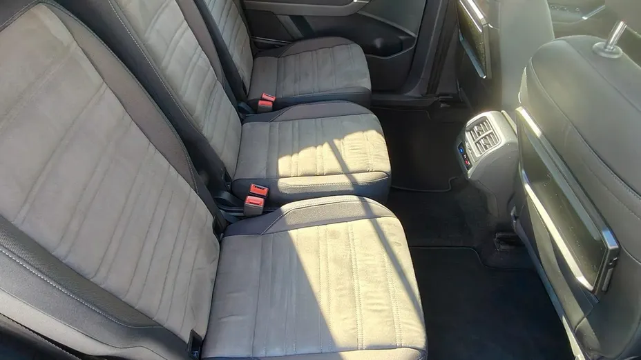 VOLKSWAGEN Touran -