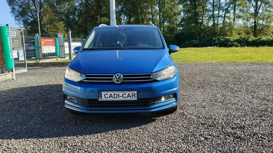 VOLKSWAGEN Touran -
