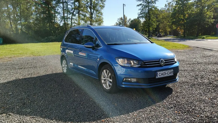VOLKSWAGEN Touran -