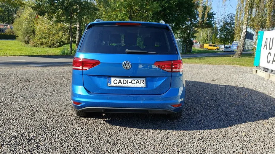 VOLKSWAGEN Touran -