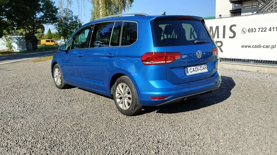 VOLKSWAGEN Touran -